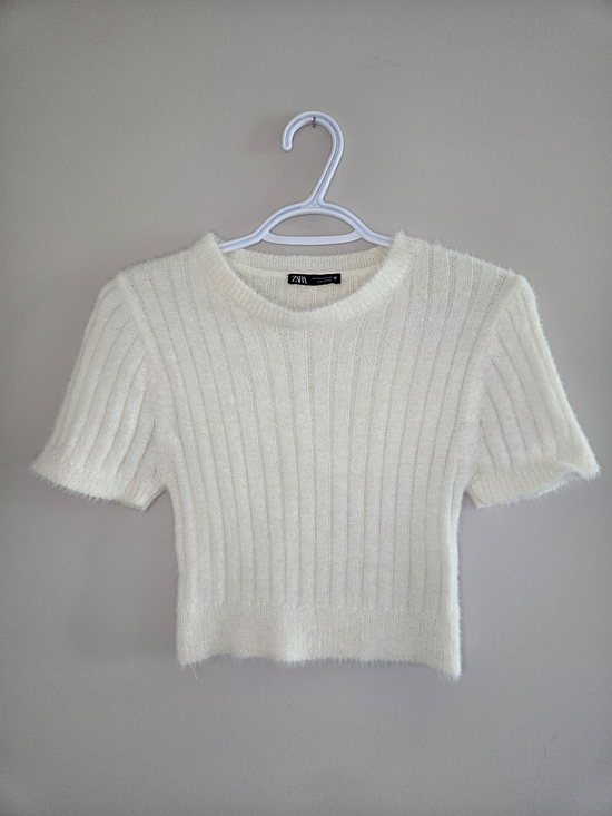 Zara Tops - Zara cream ribbed short sleeve fuzzy knit tee, small, new no tags